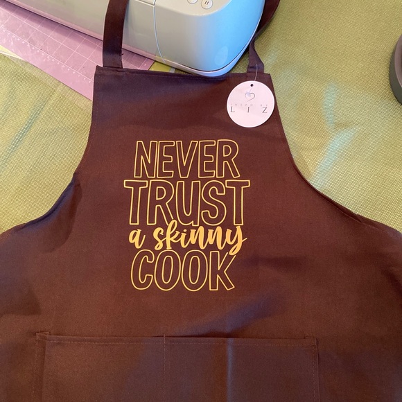 Hand made, hand heat press Aprons. Custom made. Brand new! - Picture 3 of 10